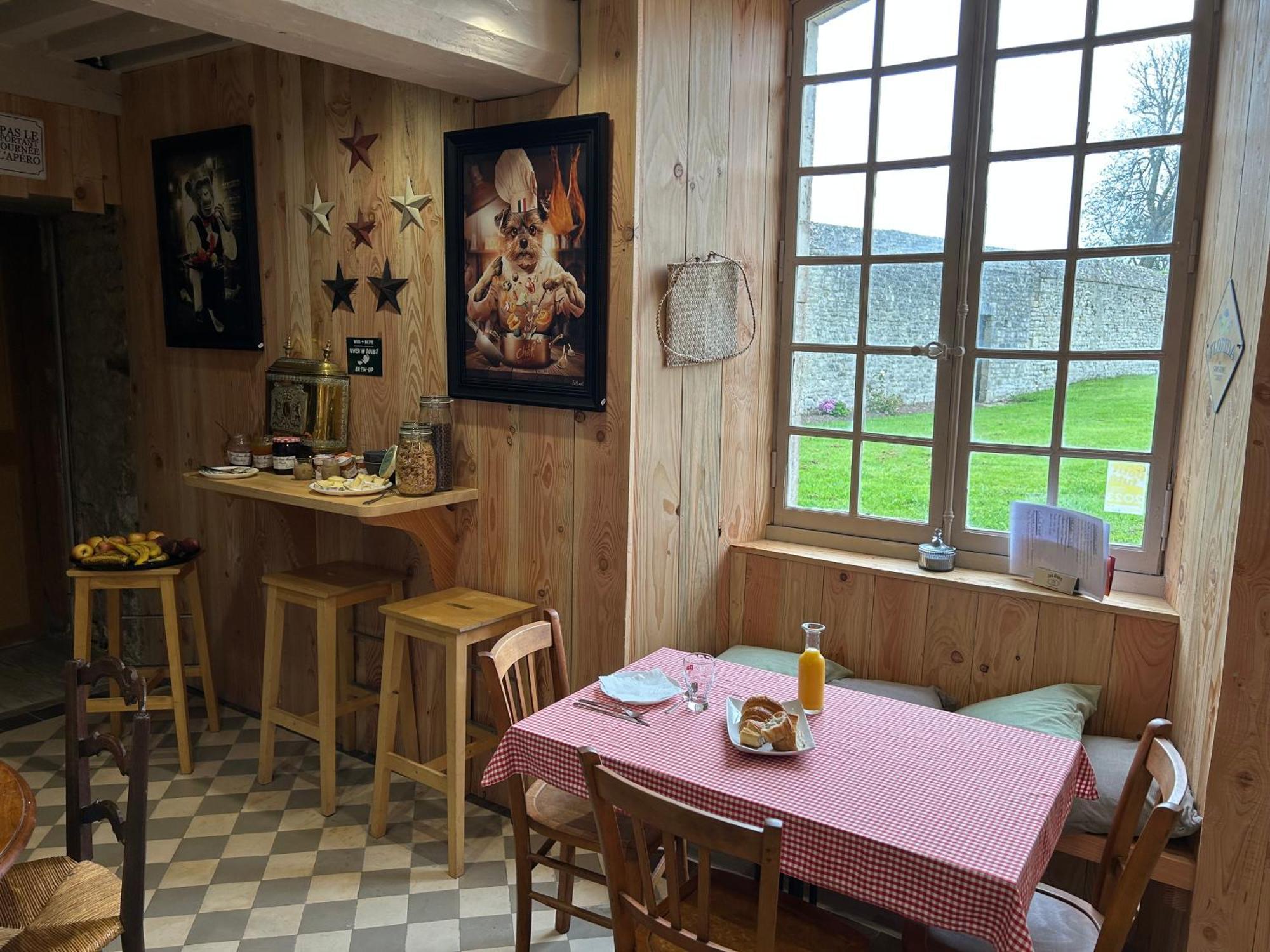 Chateau De Franquetot & D Day Collins Museum Sainte-Mere-Eglise Ngoại thất bức ảnh